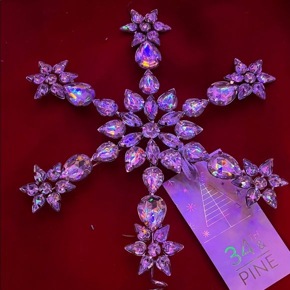 Silver Snowflake Tree Topper - Picture 2 of 3